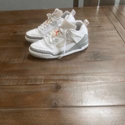 Jordan  spizike low 7.5 men 9 women’s