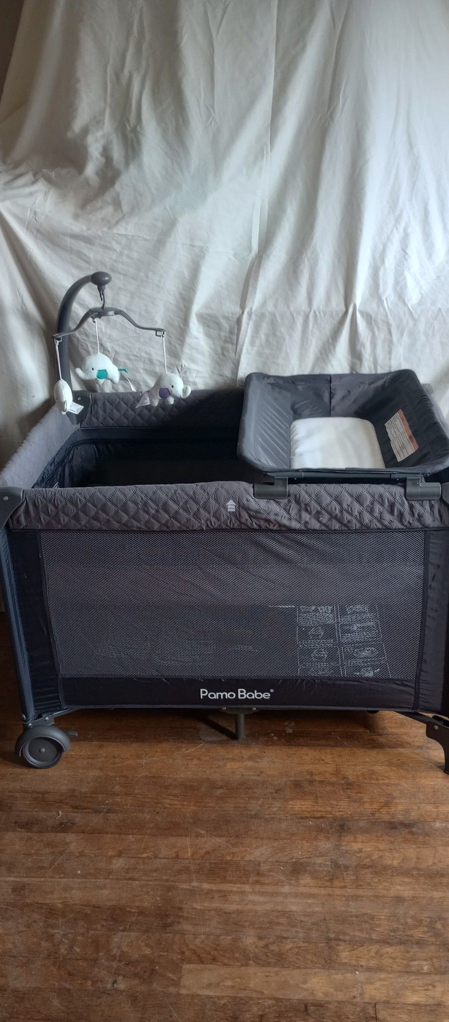 Playpen/Bassinet/Changing Table