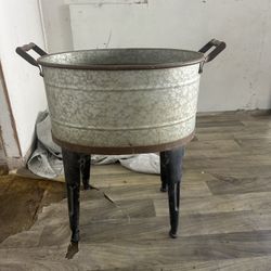 Metal Tub Stand