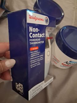 Contactless forehead themlmitor