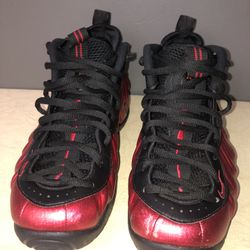 Air Foamposite Pro Universal Red Sneakers Men’s 9 (US)