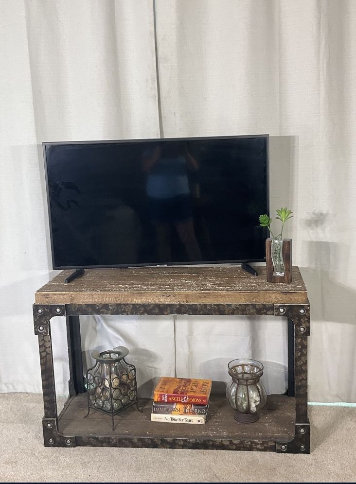 Samsung 43” Smart TV -LCD/ USB/HDMI