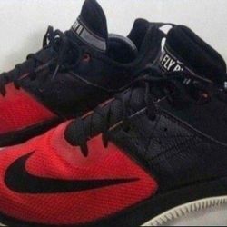 Nike Men's Red and Black Fly By II  - Size 10