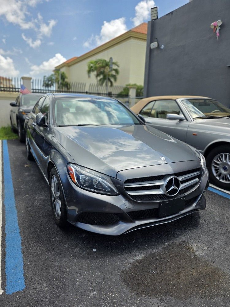 Mercedes-Benz C300