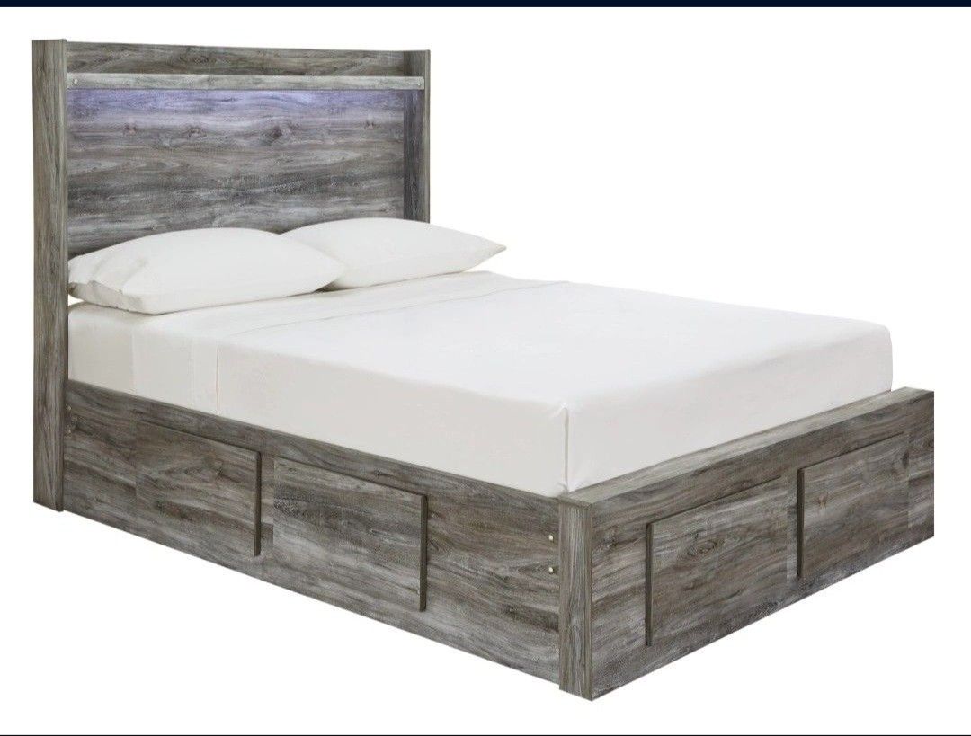  Panel Bed with 6 Storage Drawers