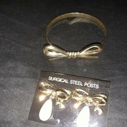 Women's Goldtone Bracelet & Earrings