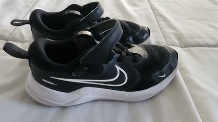 Title: Nike Cosmic Runner Black/White Athletic Shoes – Kids Size 13C