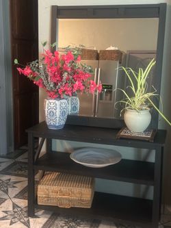 Entry table and mirror