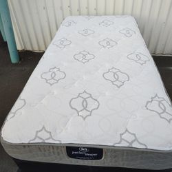 Twin size mattress set 
