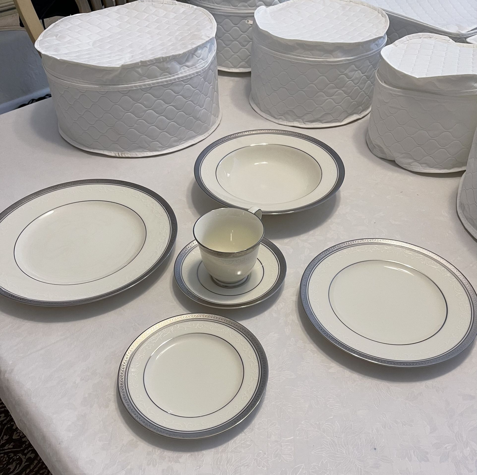Noritake Ardmore Platinum China 6piece Place Setting Service For 12 & Serving Pieces