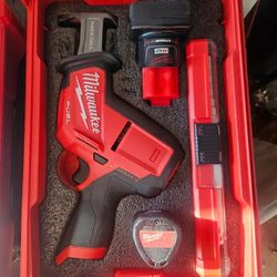 Milwaukee Packout Sauza Kit With Milwaukee Sauza,Blades, Battery&Charger 