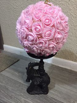 Flower ball for centerpiece or decoration