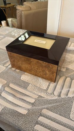 Burl Finish Urn Kit