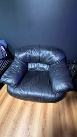 Leather lounge chair