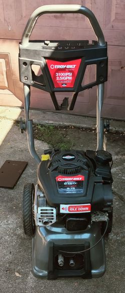 Troy-Bilt Briggs & Stratton 3100 psi pressure washer  8.7 horsepower 190cc it runs good