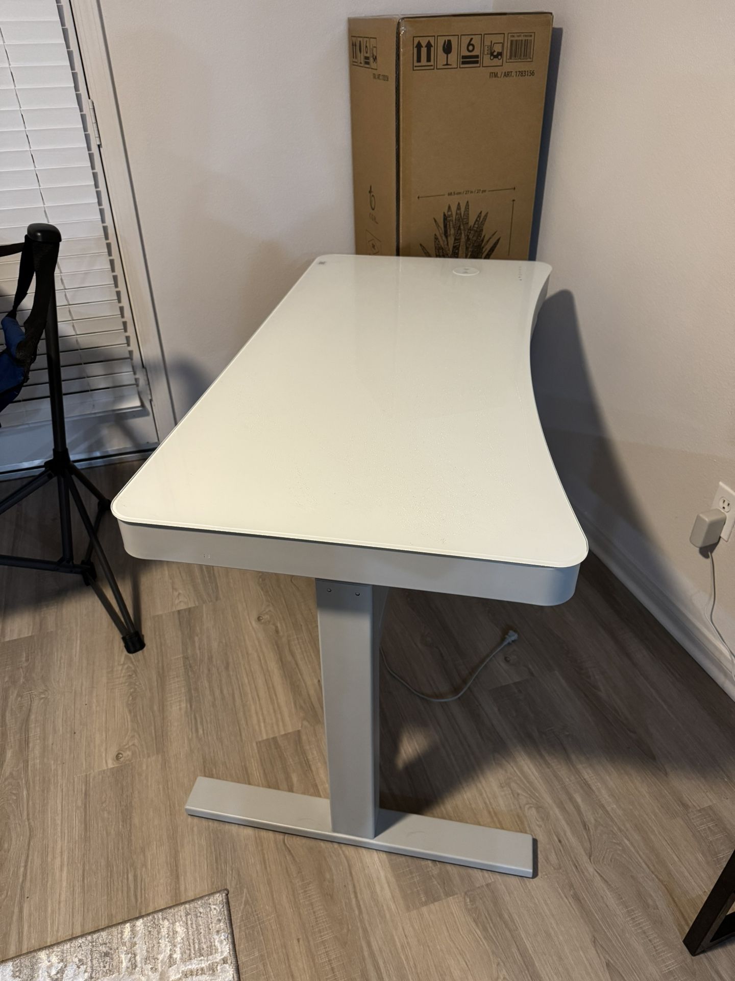 Standing Table - Tresanti 47”