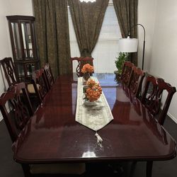 Elegant Table With 10 Chairs & 2 Leaves 