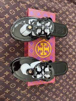 Glossy black TORY BURCH sandals size 6 W