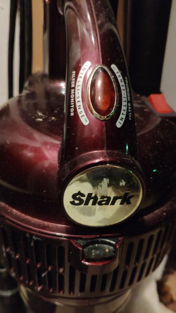 Shark Upright Vacuum with intelli-Sense Filter monitor