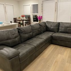 Sofa : Well Maintained - leather 