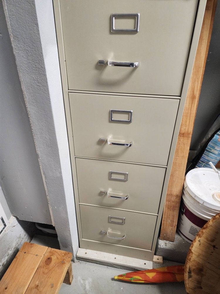 Staples Commercial 4-Drawer