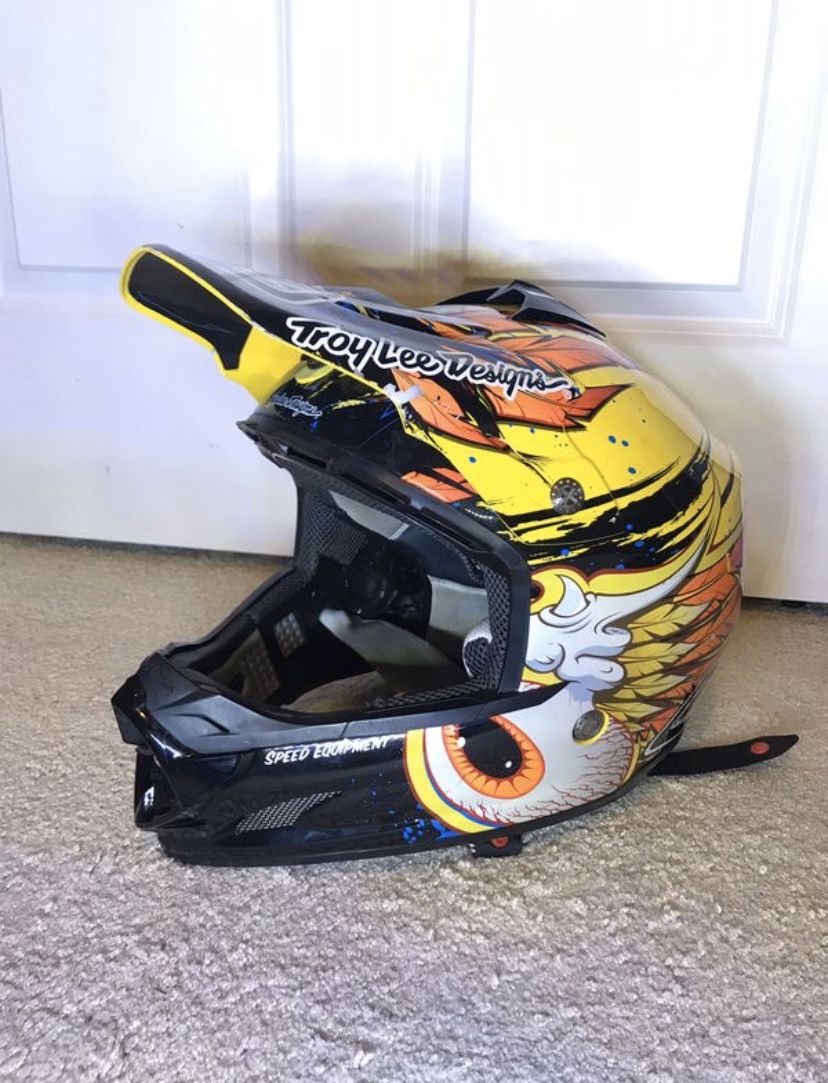 Troy Lee designs D3 Speedwing helmet