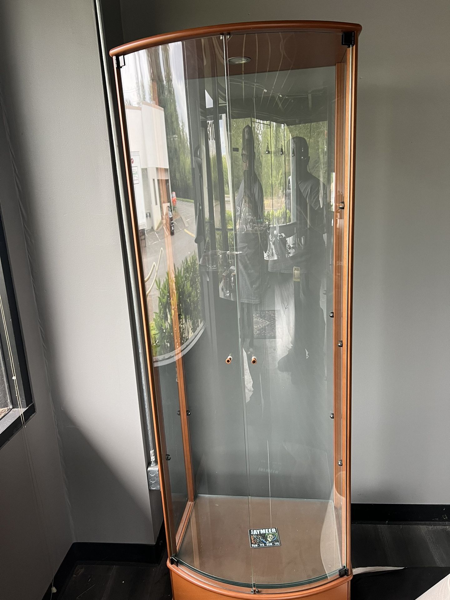 2 light Up Glass Shelves W/ Bottom Drawers