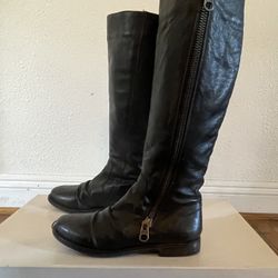 Steve Madden Distressed Black Leather “LINDERR” Boot
