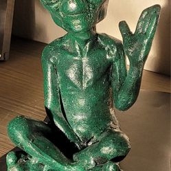 Green Alien Pottery Statue Figure Made In Mexico Science Fiction Extraterrestrial 