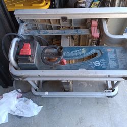 Bosch Table Sawĺ