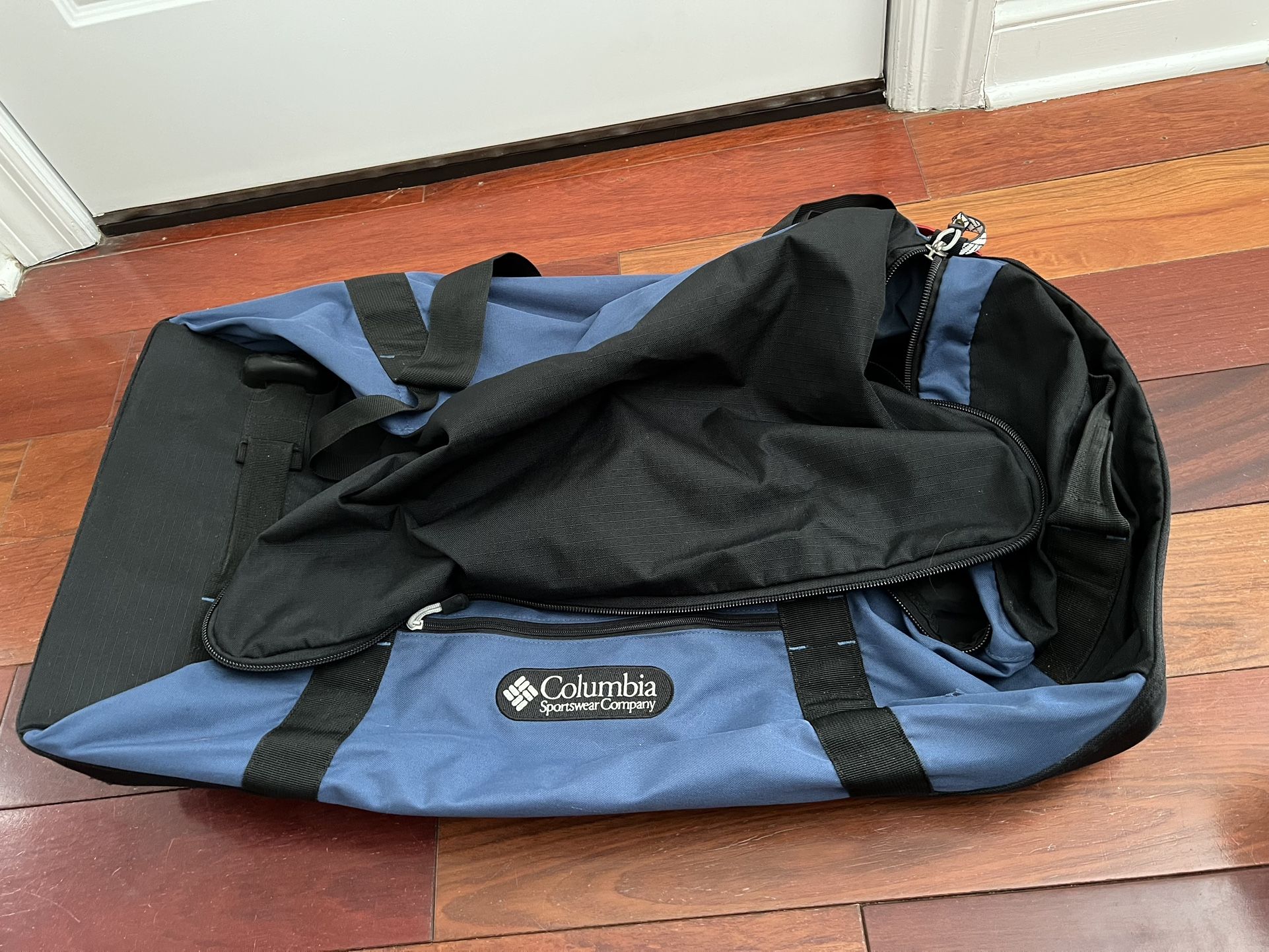 Vintage Columbia Storm Chaser II wheeled luggage bag 