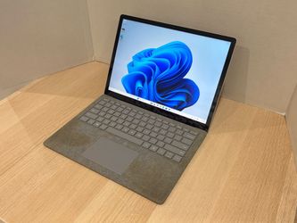 Microsoft Surface Laptop 2 Core i7-8650u 2.11Ghz 8GB 256GB -Read Description