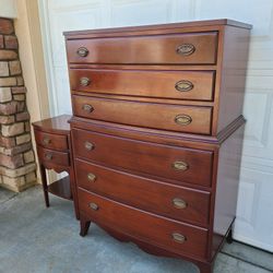 Mahogony  Dresser And Table