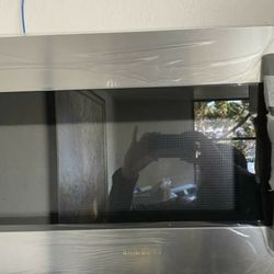 Samsung & Whrilpool 30in Microwave Open Box Unit Up to 50% Off