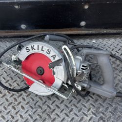 Skilsaw Model 77 Worm Drive Circular Saw (SPT77W