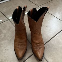 Brown Boots 