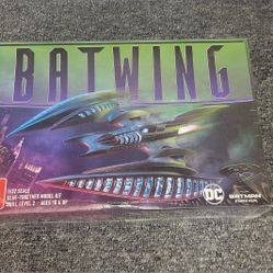 Batwing "Batman Forever" (1995) Movie 1/32 Scale Model AMT Skill 2 Model Kit