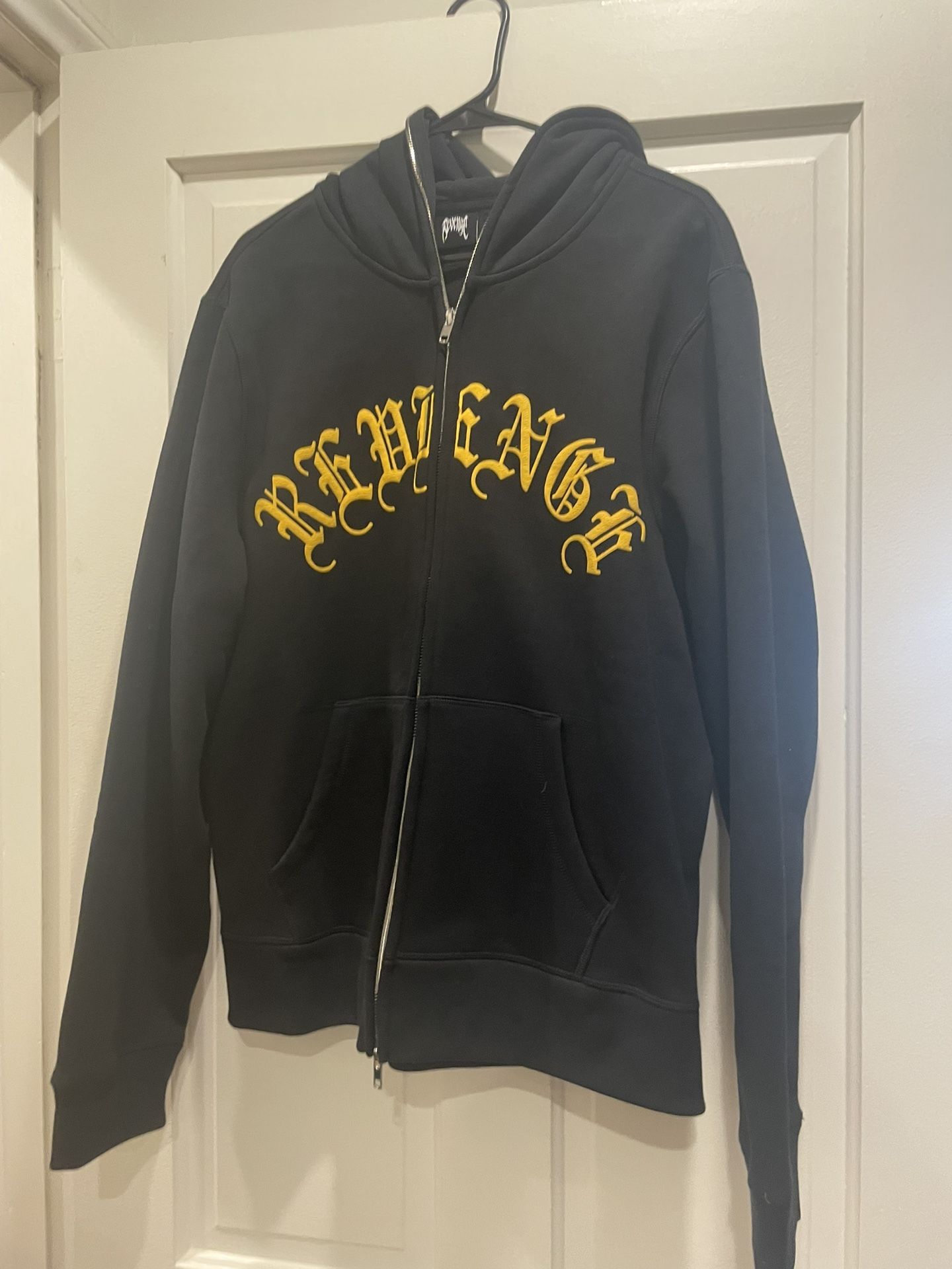 GUCCI x adidas COLLECTION** Black Hooded Seatshirt for Sale in Los Angeles,  CA - OfferUp