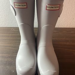 Women’s Hunter waterproof rain Boots Size 9 Gray