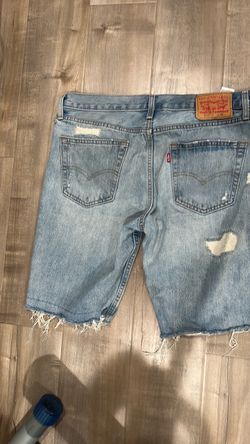 Men Levi shorts