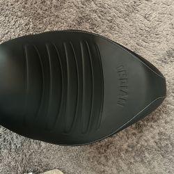 Indian Motorcycle Scout Rouge Seat 