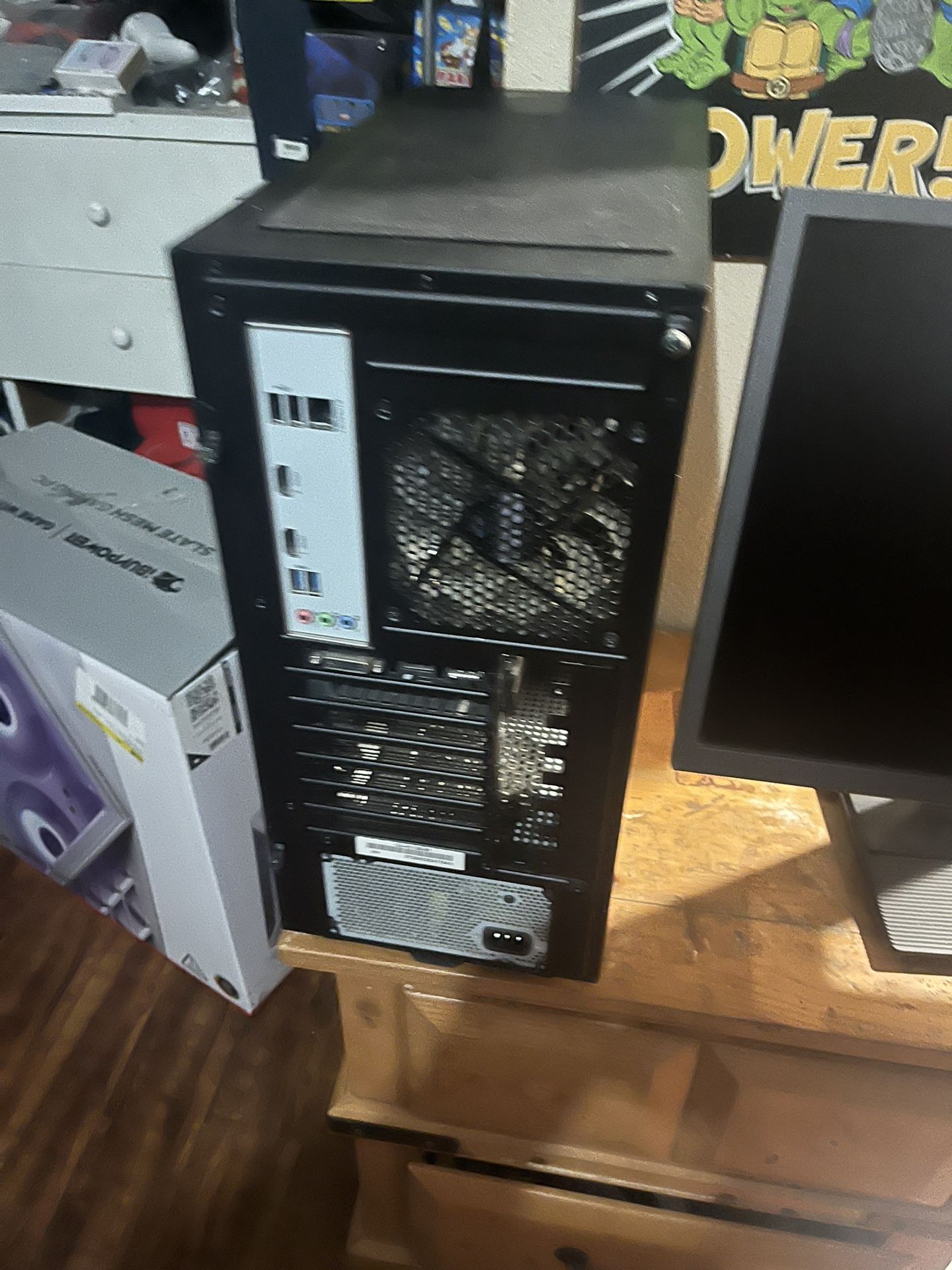 Gamer Pc. Witc. Monitor. All Good