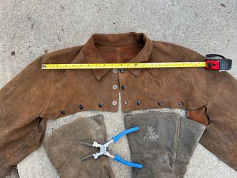 Leather Welding Sleeves with attached back/shoulder piece and 2 pairs welding gloves
