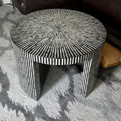 Coffee Table/ Side Table 