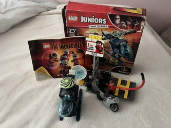 Lego Juniors Incredibles Elastigirl's Rooftop Pursuit