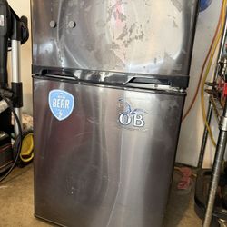 Midea Mini Refrigerator 