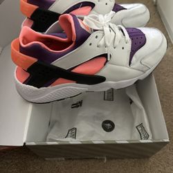 Nike Hurashe  Size 11- Slightly Used Original Box