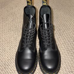 Doc Martens 1460 Black Leather Boots - US M 7 / W 8