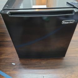 Mini Fridge Magic Chef