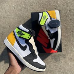 Jordan 1 “Volt gold”